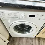 6 Beds, Large 5-bedroom House Parking, Wifi & Easy Access To Uwe Ideal For Contractors 度假居 *