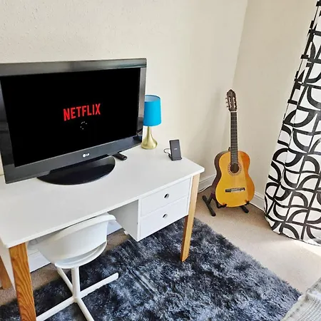 Prázdninový dům 6 Beds, Large 5-bedroom House Parking, Wifi & Easy Access To Uwe Ideal For Contractors Bristol