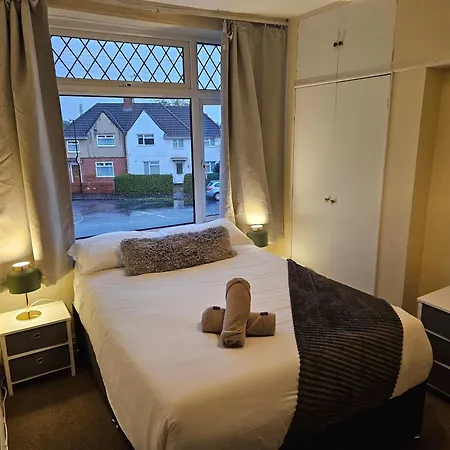 بيت للعطل 6 Beds, Large 5-bedroom House Parking, Wifi & Easy Access To Uwe Ideal For Contractors *