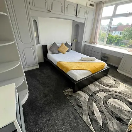 Nyaraló 6 Beds, Large 5-bedroom House Parking, Wifi & Easy Access To Uwe Ideal For Contractors Bristol