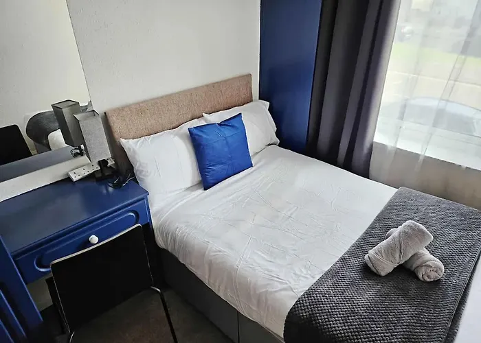 6 Beds, Large 5-bedroom House Parking, Wifi & Easy Access To Uwe Ideal For Contractors Bristol