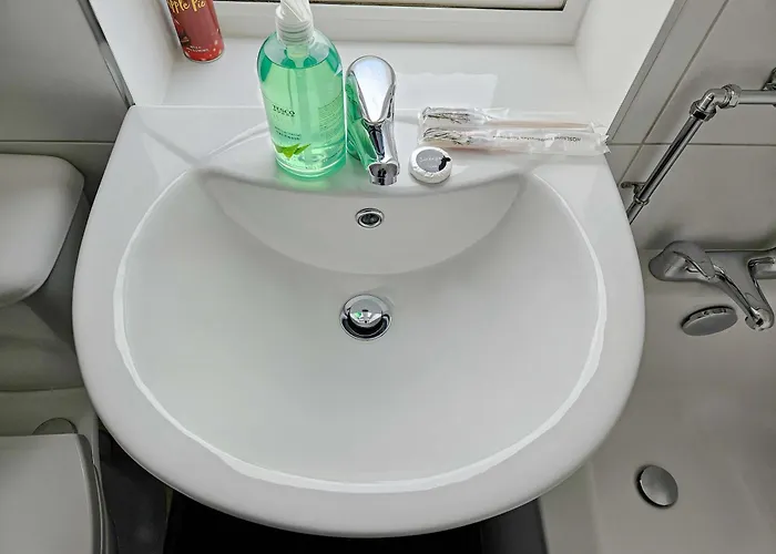 6 Beds, Large 5-bedroom House Parking, Wifi & Easy Access To Uwe Ideal For Contractors * Bristol