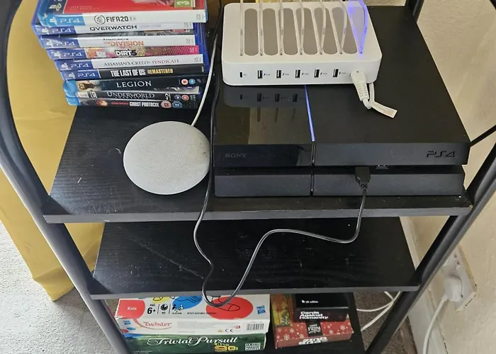 6 Beds, Large 5-bedroom House Parking, Wifi & Easy Access To Uwe Ideal For Contractors Vakantiehuis