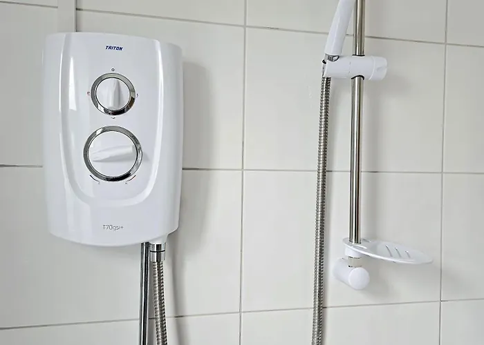 6 Beds, Large 5-bedroom House Parking, Wifi & Easy Access To Uwe Ideal For Contractors Bristol