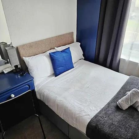 Spacious 5-bed With Parking,wifi & Self Check-in * Bristol